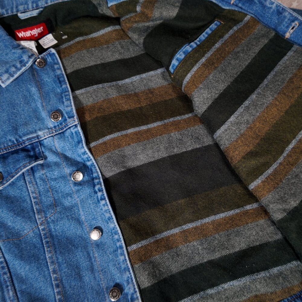 🔥 Vintage Wrangler Blanket-Lined Denim Trucker Jacket - Large 🔥 - Picture 2 of 10